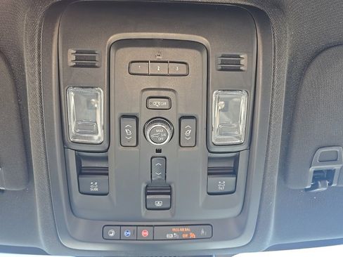 Used 2023 Chevrolet Suburban High Country w/ Premium Package 2 image 15