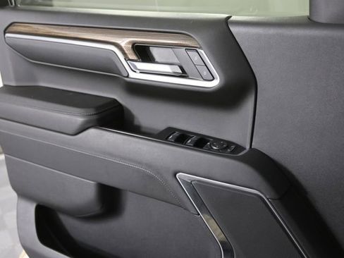 Used 2024 Chevrolet Silverado 1500 LT Trail Boss w/ LPO, Dark Essentials Package image 14