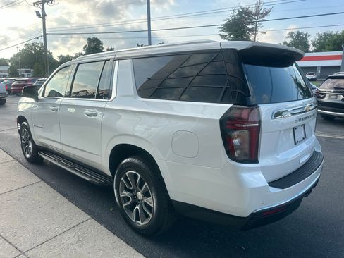 Used 2023 Chevrolet Suburban LT w/ Luxury Package AWD/4WD image 5