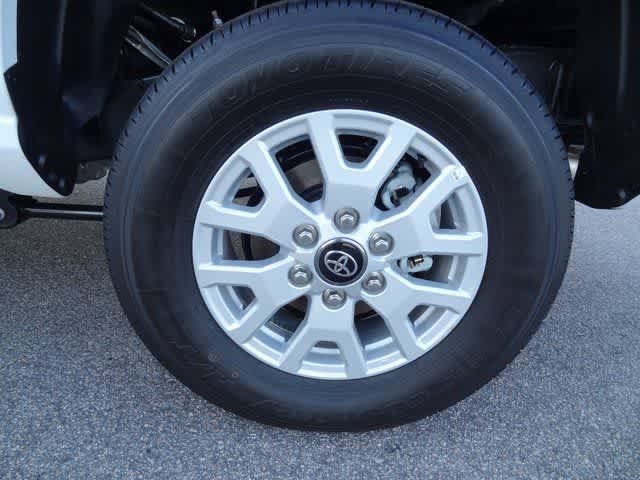 Used 2025 Toyota Tacoma SR5 AWD/4WD image 27
