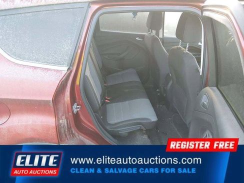Used 2014 Ford Escape SE image 16