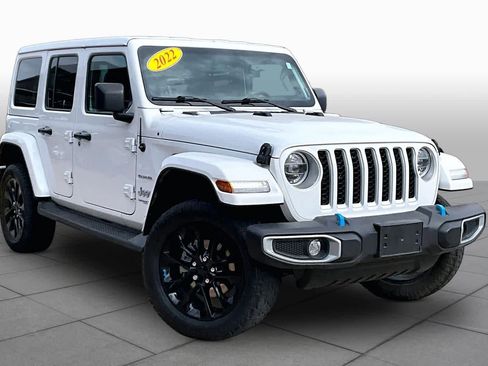 Used 2022 Jeep Wrangler Unlimited Sahara w/ Cold Weather Group AWD/4WD image 3