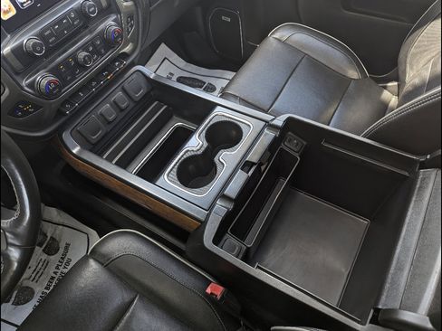 Used 2018 Chevrolet Silverado 1500 High Country AWD/4WD image 34
