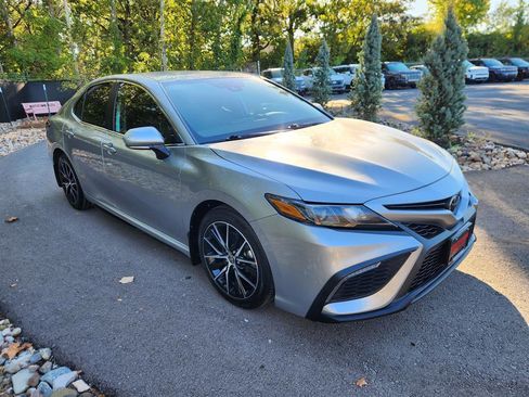 Used 2023 Toyota Camry SE image 7