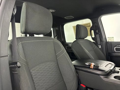 Used 2025 RAM 2500 Big Horn AWD/4WD image 31