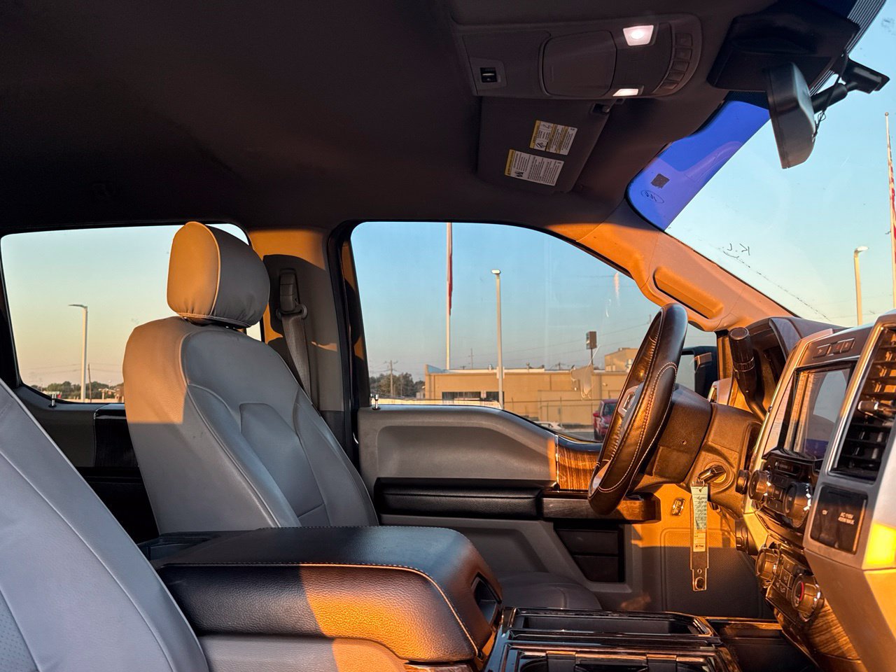 Used 2019 Ford F150 XLT w/ Equipment Group 302A Luxury AWD/4WD image 32