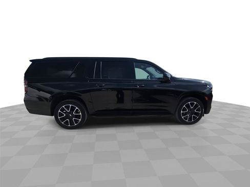 Used 2021 Chevrolet Suburban RST w/ Rear Media and Nav Package RWD image 9