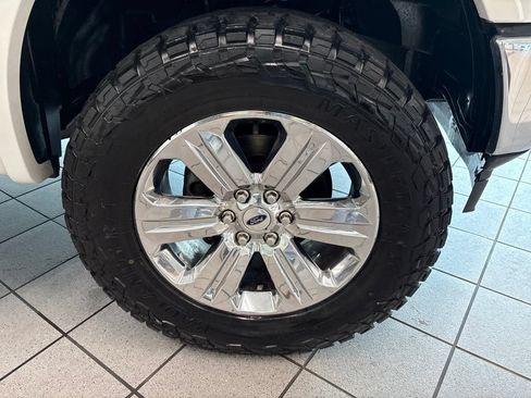 Used 2020 Ford F150 Lariat w/ Equipment Group 502A Luxury AWD/4WD image 11