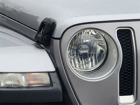 Certified 2019 Jeep Wrangler Unlimited Sahara image 16