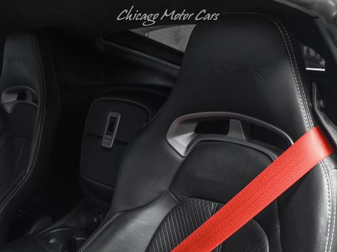 Used 2013 SRT Viper GTS w/ GTS Laguna Interior Pkg image 16