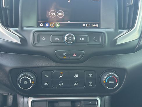 Used 2022 GMC Terrain SLE FWD image 32