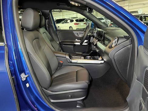 New 2025 Mercedes-Benz GLB 250 4MATIC image 13