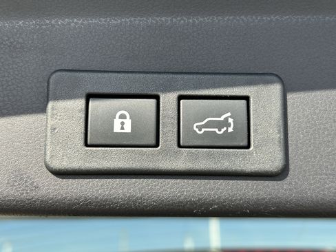 Used 2022 Subaru Ascent Limited w/ Technology Package image 23