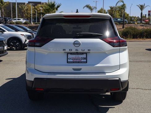 New 2026 Nissan Rogue SV FWD image 5