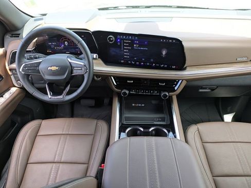 Used 2025 Chevrolet Tahoe High Country image 17