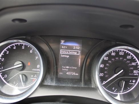 Used 2019 Toyota Camry SE image 31