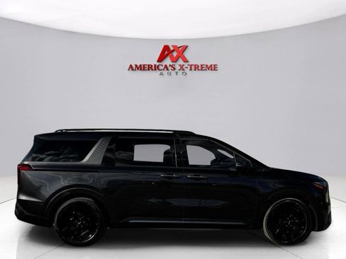 Used 2025 Kia Carnival SX w/ SX Dark Edition Package image 6