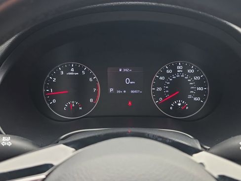 Used 2021 Kia Seltos S FWD image 10