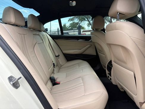 Used 2019 BMW 530i xDrive w/ Convenience Package AWD/4WD image 16