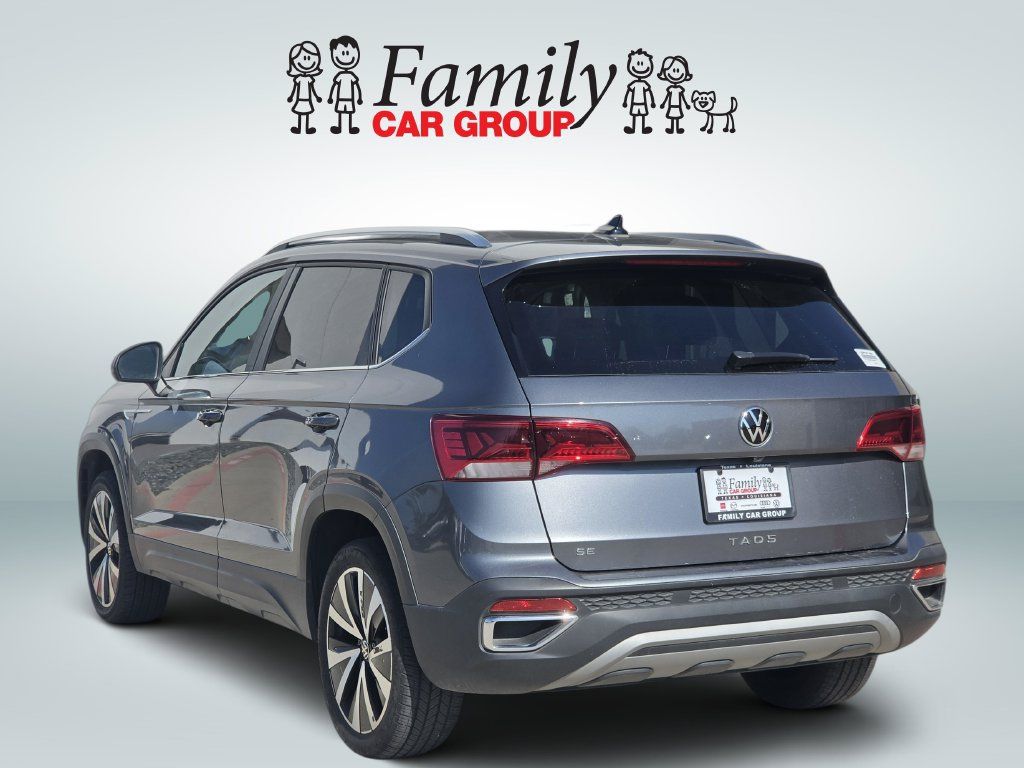 Used 2024 Volkswagen Taos SE FWD image 3