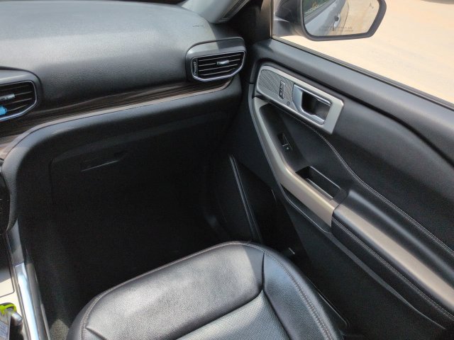 Certified 2022 Ford Explorer Limited w/ Equipment Group 301A RWD image 18
