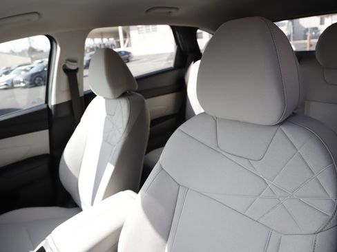 New 2026 Hyundai Tucson SE image 13