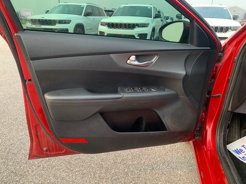 Used 2021 Kia Forte LXS FWD image 16