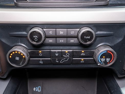 Used 2023 Ford F250 XLT w/ FX4 Off-Road Package AWD/4WD image 19
