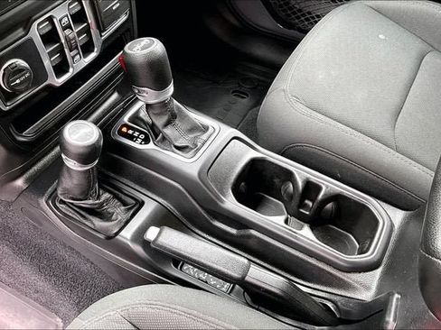 Used 2019 Jeep Wrangler Unlimited Sport S AWD/4WD image 14