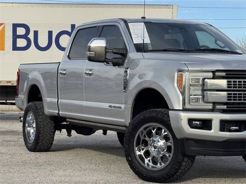 Used 2018 Ford F250 Platinum w/ Platinum Ultimate Package image 3