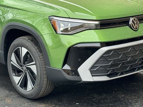 New 2026 Volkswagen Taos SE AWD/4WD image 3