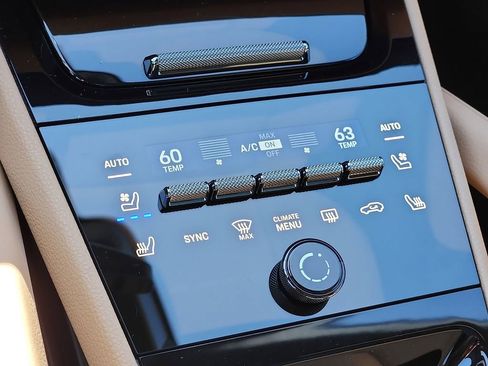 Certified 2025 Porsche Cayenne Coupe image 15