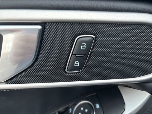 Used 2021 Ford Explorer XLT w/ Equipment Group 202A image 21