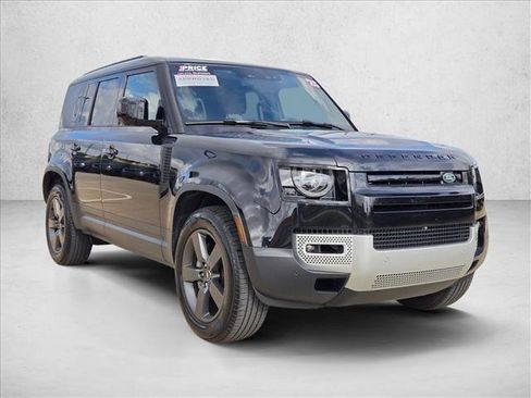 Used 2025 Land Rover Defender 110 S AWD/4WD image 3