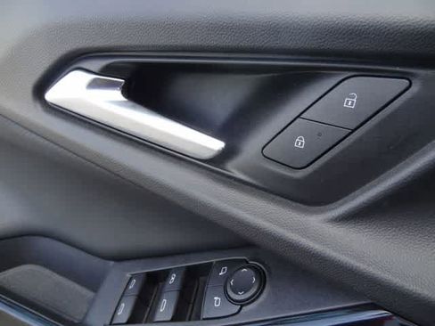Used 2025 Chevrolet Equinox LT FWD image 14
