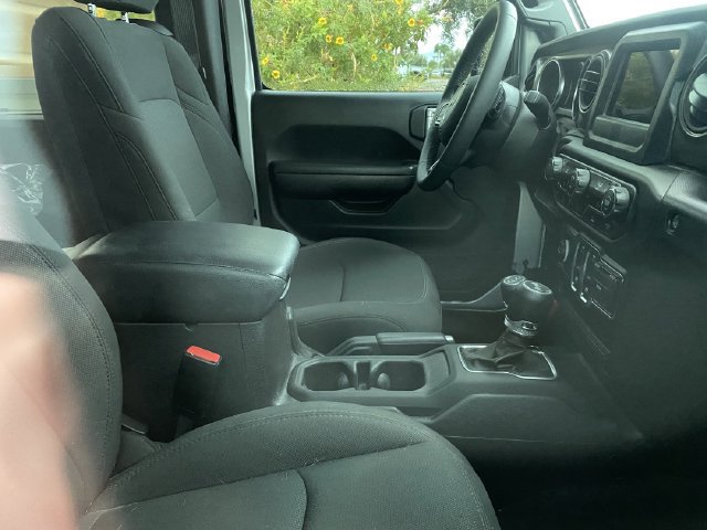 Used 2023 Jeep Wrangler Sport AWD/4WD image 21