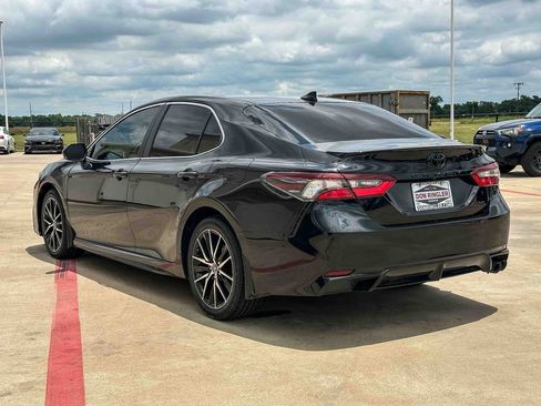 Used 2023 Toyota Camry SE FWD image 5