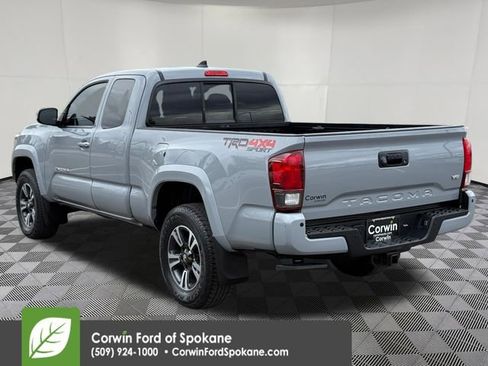Used 2019 Toyota Tacoma TRD Sport w/ Technology Package image 16