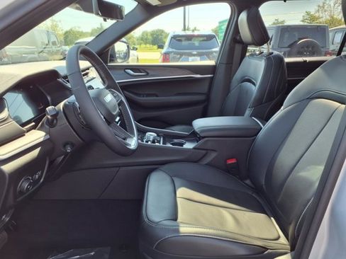 New 2025 Jeep Grand Cherokee L Limited w/ Luxury Tech Group II image 15