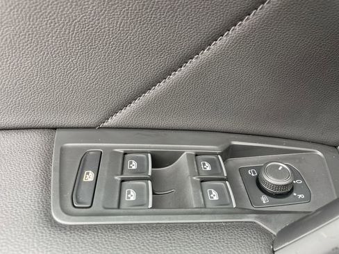Used 2019 Volkswagen Tiguan SEL Premium AWD/4WD image 17