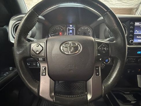 Used 2021 Toyota Tacoma TRD Sport w/ Technology Package AWD/4WD image 14