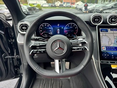Used 2025 Mercedes-Benz GLC 300 4MATIC image 15