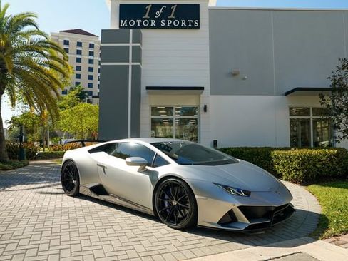 Used 2020 Lamborghini Huracan EVO image 95