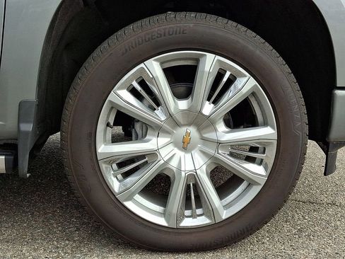 New 2026 Chevrolet Silverado 1500 High Country w/ High Country Premium Package AWD/4WD image 5