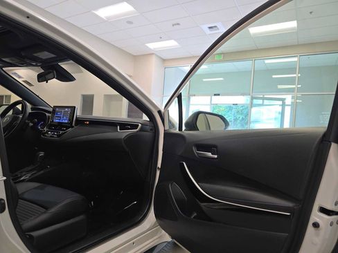Used 2020 Toyota Corolla XSE FWD image 27