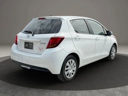 Used 2016 Toyota Yaris L FWD image 4