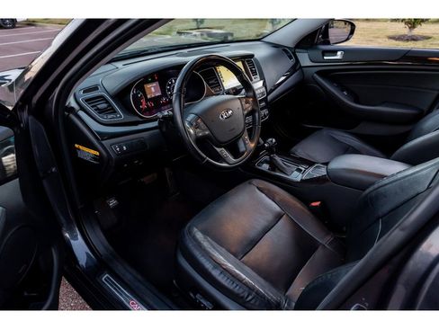 Used 2015 Kia Cadenza Premium image 11