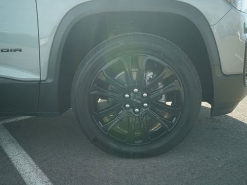 Used 2023 GMC Acadia SLE w/ Driver Convenience Package image 43