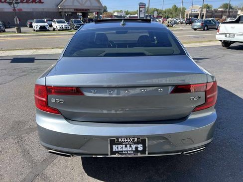 Used 2018 Volvo S90 T6 Momentum w/ Convenience Package image 4