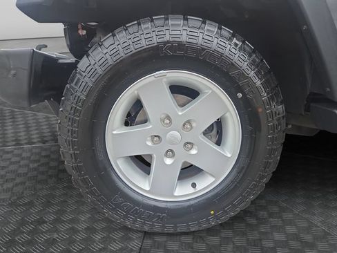 Used 2016 Jeep Wrangler Unlimited Sport w/ Connectivity Group AWD/4WD image 29